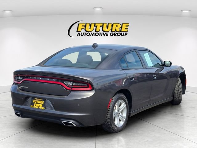 Used 2023 Gray Dodge SXT image 4