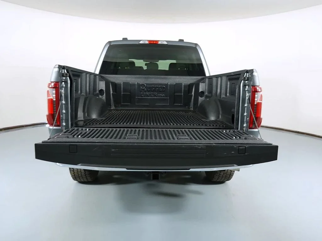 Used 2024 Gray Metallic Ford XLT image 7