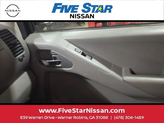 Used 2010 White Nissan SE image 22