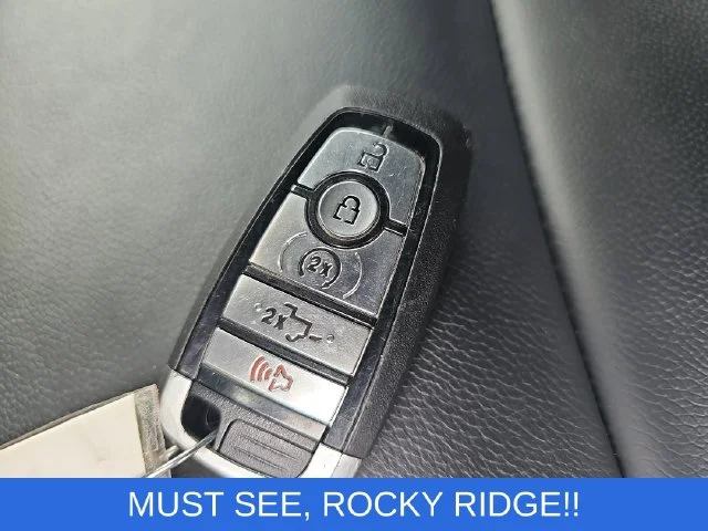 Used 2022 Red Ford XLT image 33