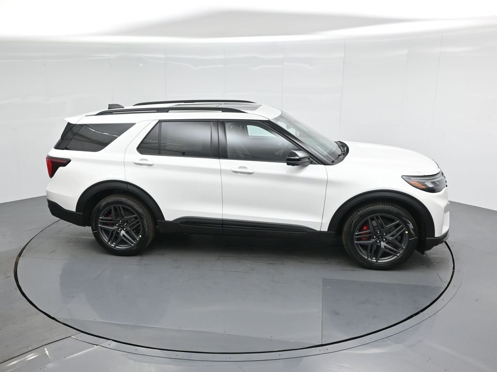 New 2025 Star White Metallic Tri-Coat Ford ST image 59