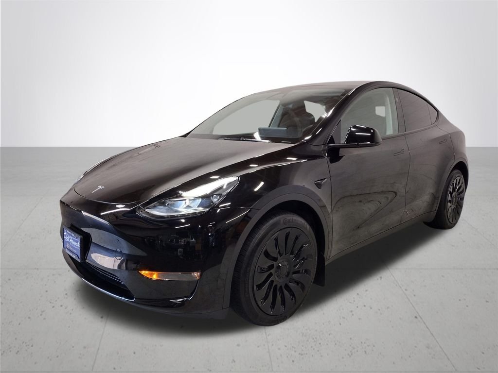 Used 2024 Tesla Model Y Long Range with VIN 7SAYGDEE2RF090912 for sale in Vancouver, WA