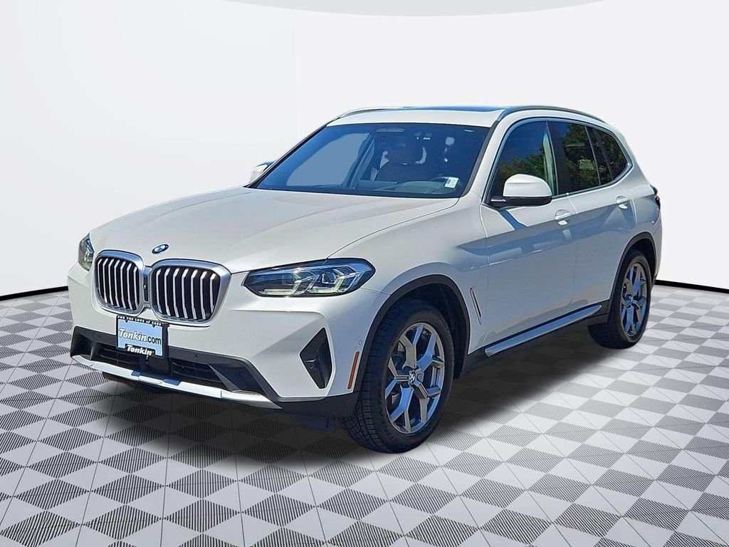 Used 2024 Mineral White Metallic BMW xDrive30i image 1