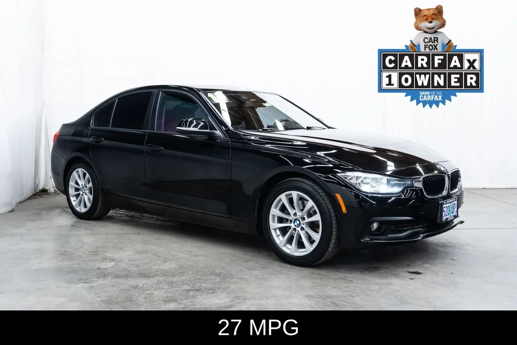2017 BMW 3 Series 320i Sedan's photo