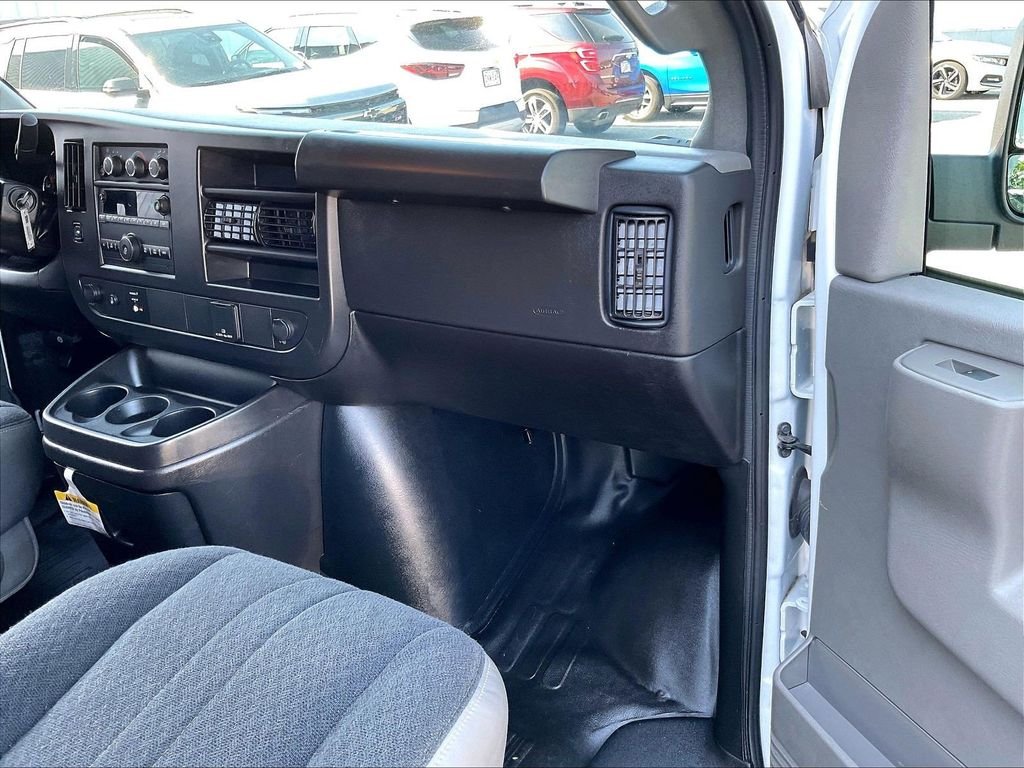 Used 2024 White GMC Work Van image 13