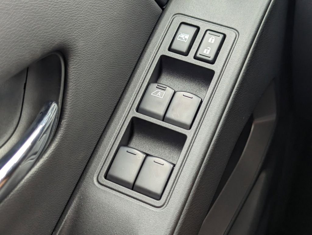 2025 Nissan Frontier SV - Photo 22