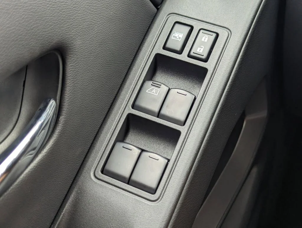 2025 Nissan Frontier SV - Photo 22