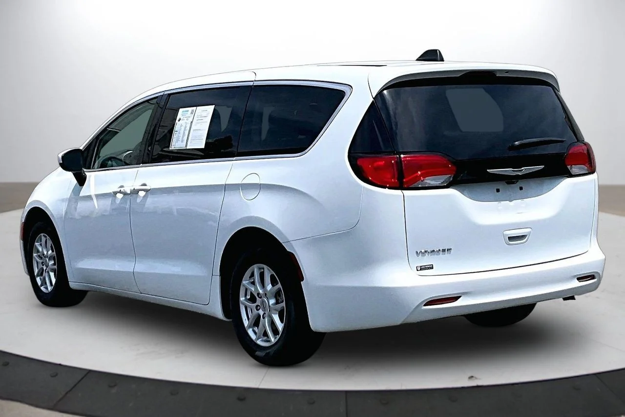 Used 2023 White Chrysler LX image 6