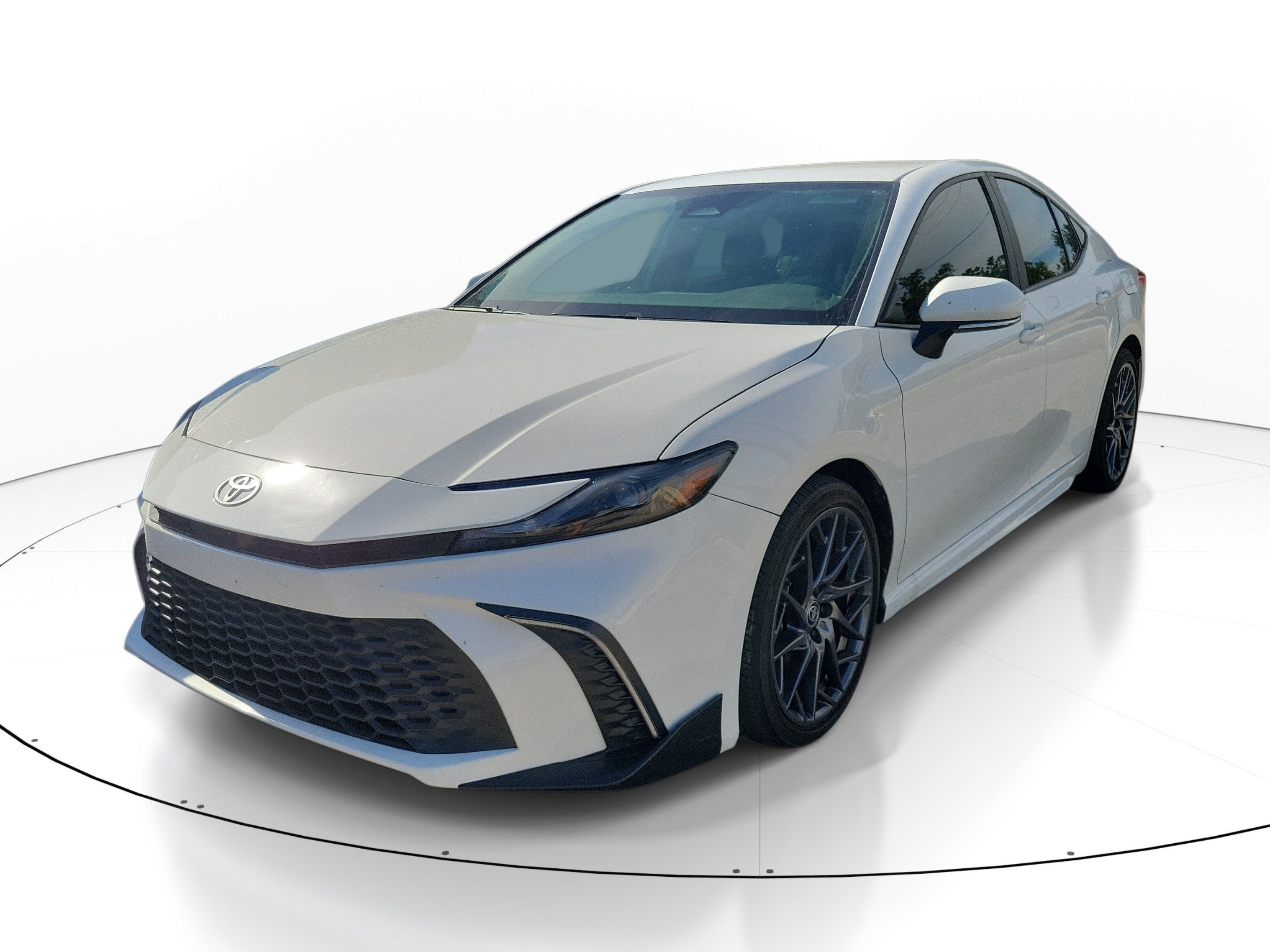 Used 2025 Ice Toyota LE image 2
