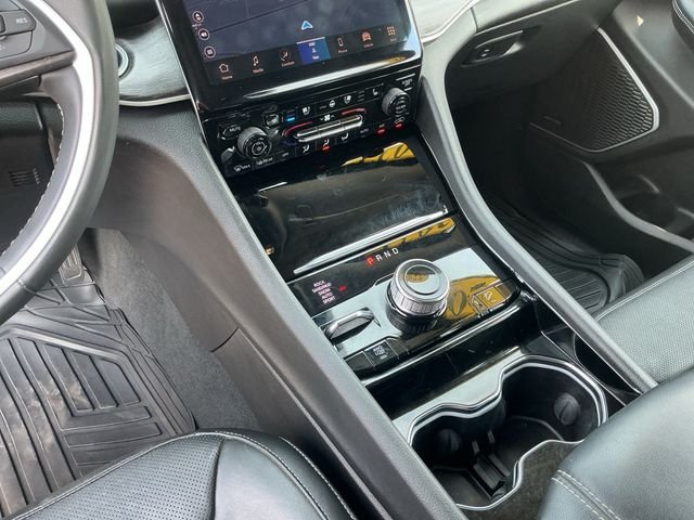 Used 2022 White Jeep 4xe image 18