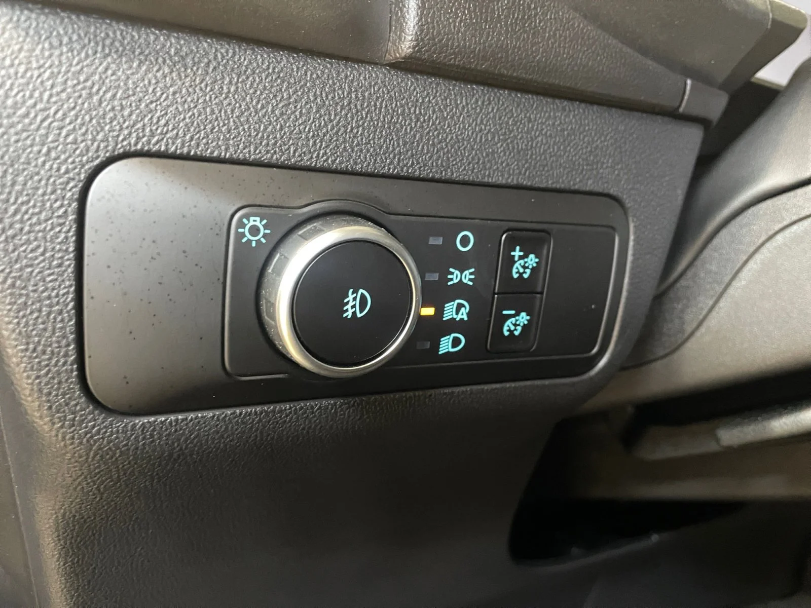 New 2026 Carbonized Grey Metallic Ford Outer Banks image 13