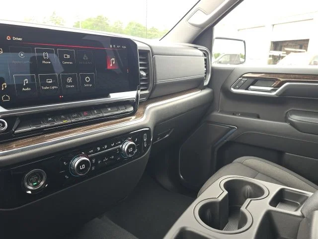 Used 2024 Black GMC Elevation image 27