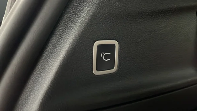 Used 2023 Brilliant Black Crystal Pearlcoat Chrysler Pinnacle image 39