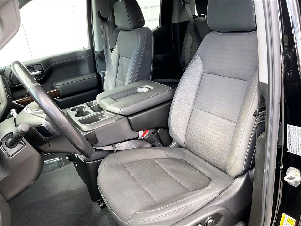 Used 2019 Black GMC SLE image 10
