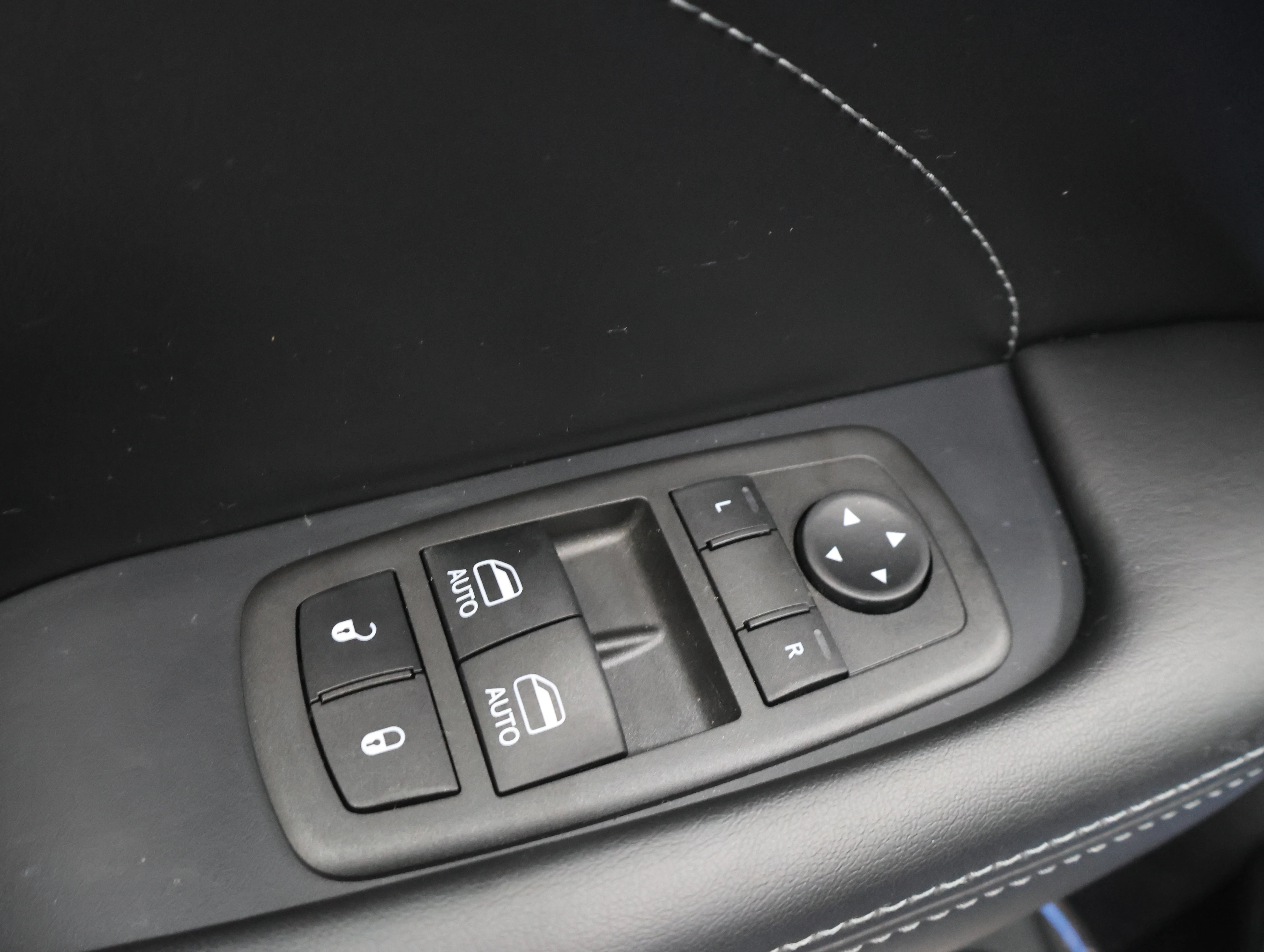 Used 2022 Frostbite Dodge R/T image 38
