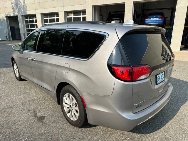 Used 2017 Silver Chrysler Touring L image 2