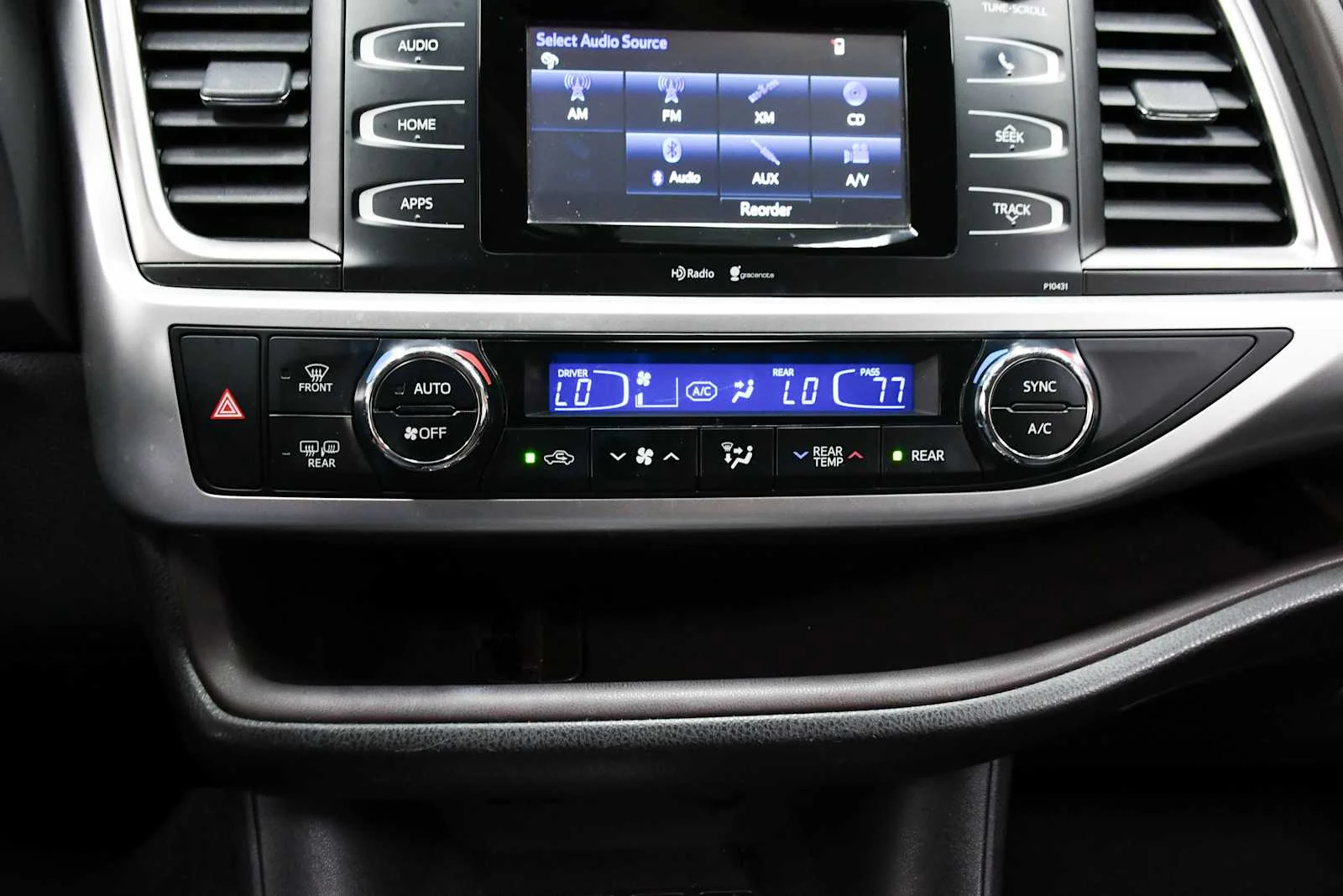 Used 2015 Predawn Gray Mica Toyota LE image 21