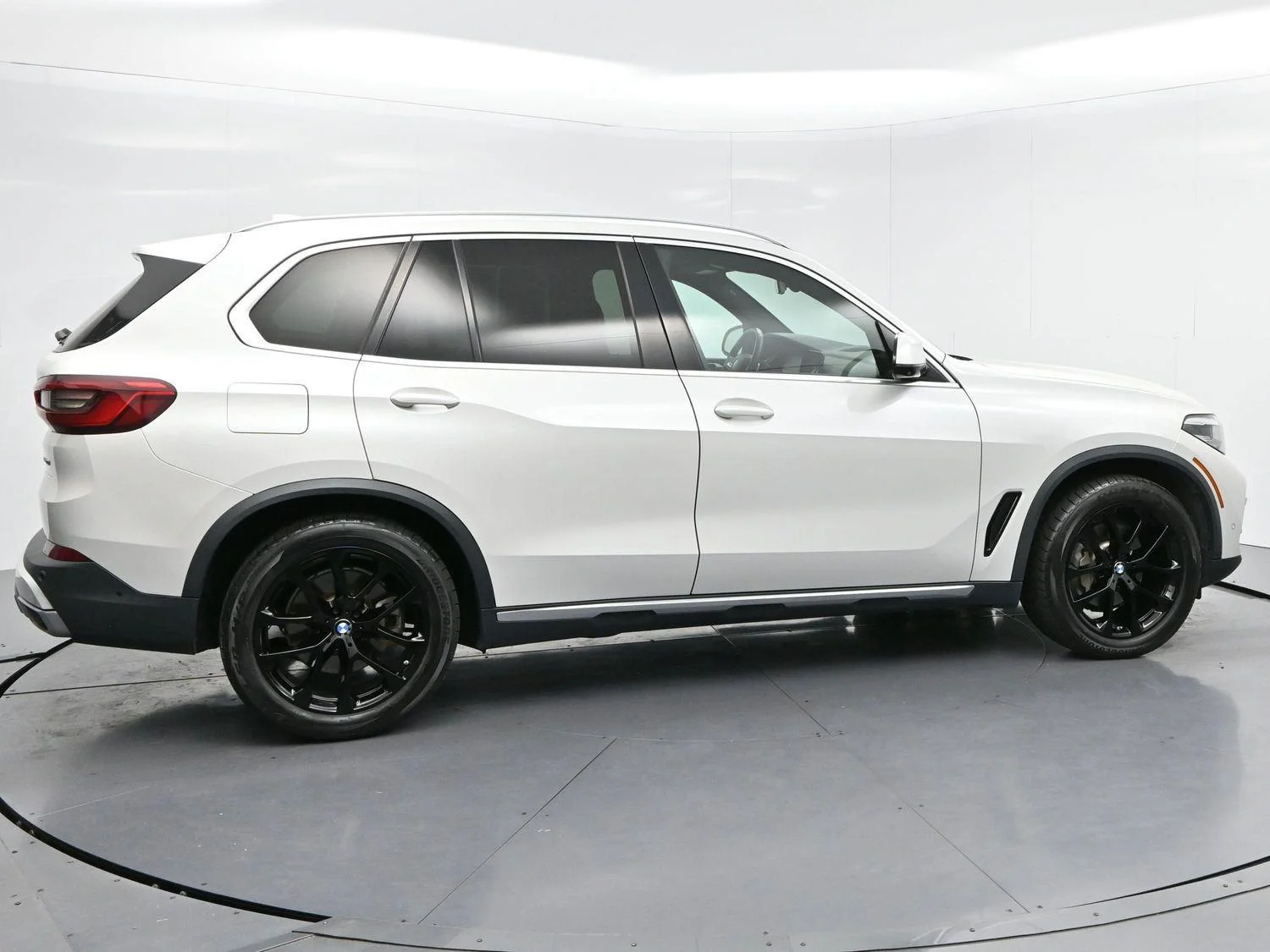 Used 2019 Mineral White Metallic BMW xDrive40i image 8