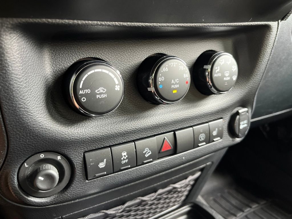 Used 2014 Black Clearcoat Jeep Unlimited Rubicon image 35