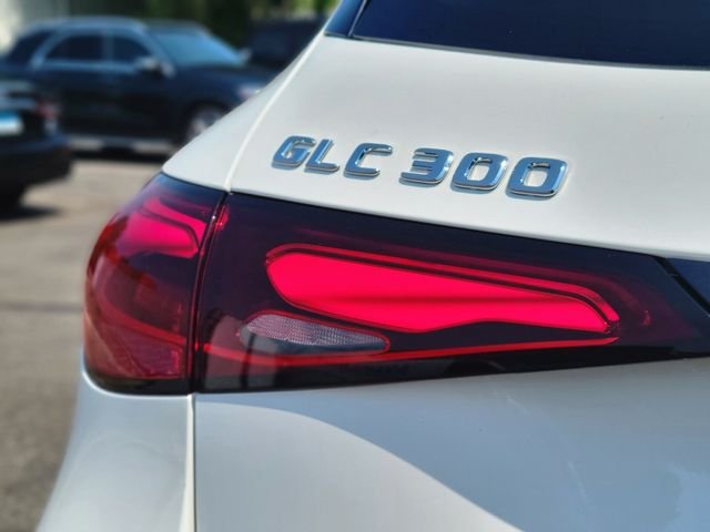Certified Used 2023  Mercedes-Benz GLC 300 image 11