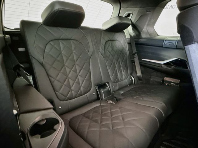 Used 2027 Gray Metallic BMW xDrive40i image 29