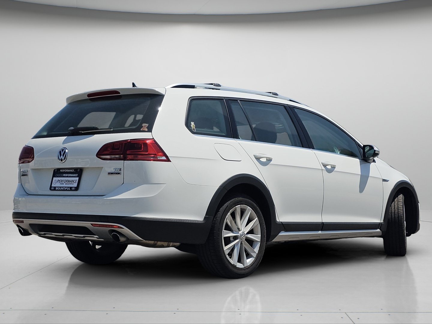 Used 2017 White Volkswagen TSI S image 24