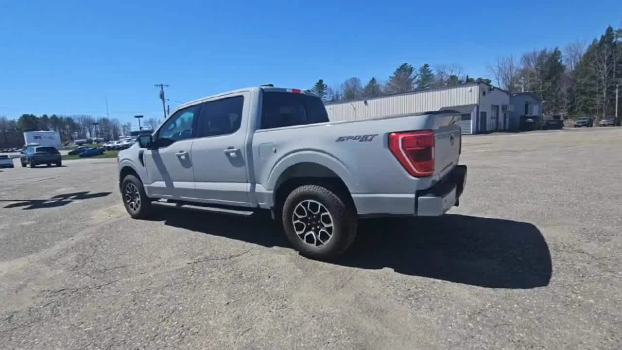 Used 2023 Avalanche Gray Ford XLT image 6