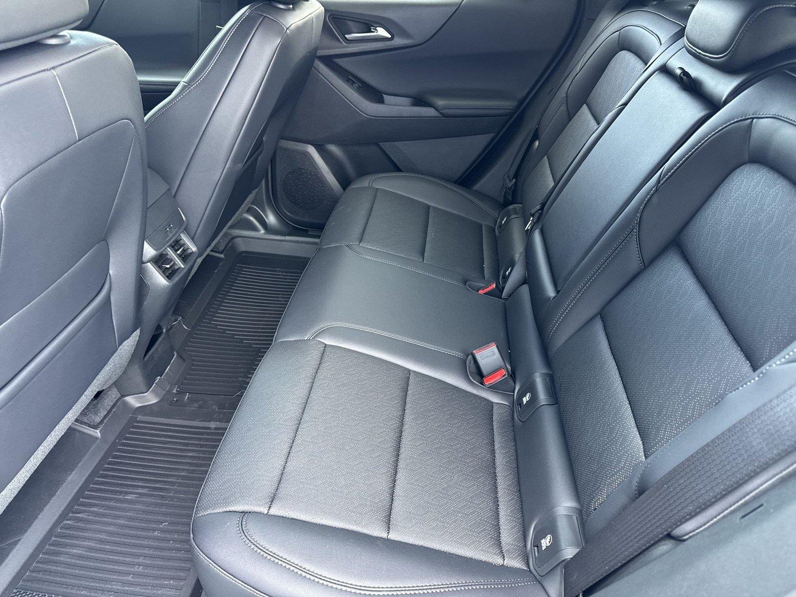 2027 Chevrolet Equinox LT - Photo 31