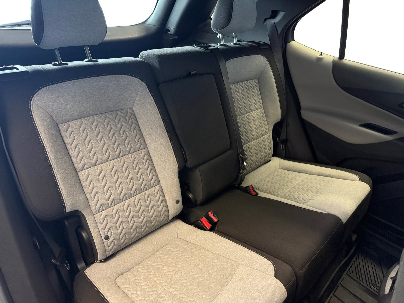 Used 2022 Silver Ice Metallic Chevrolet LS image 33