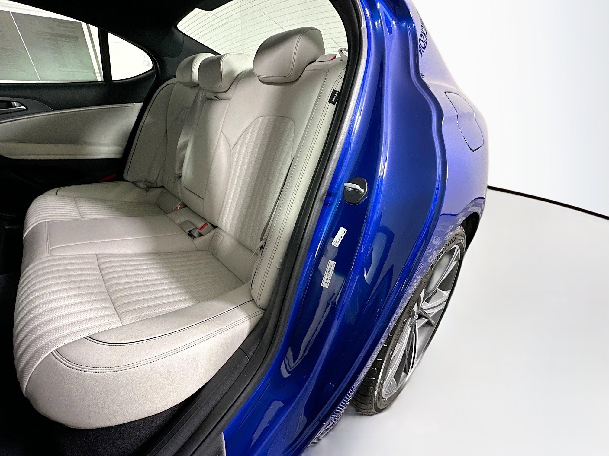 2025 GENESIS G70 Standard - Photo 26