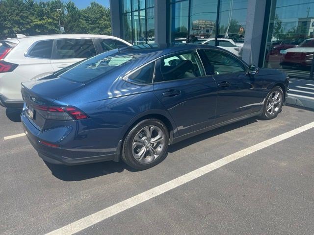 Used 2024 Canyon River Blue Metallic Honda EX image 7