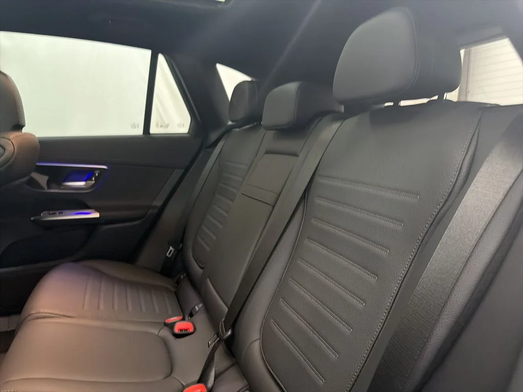 Used 2026 Black Mercedes-Benz GLC 300 image 18