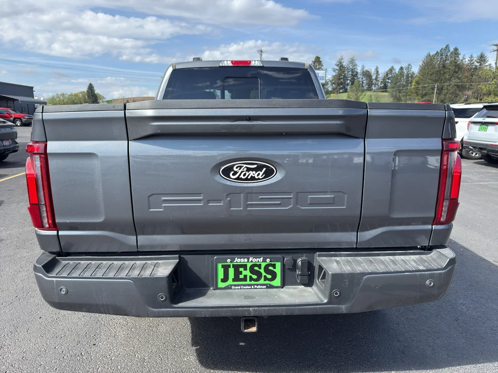 Used 2025 Gray Metallic Ford LARIAT image 28
