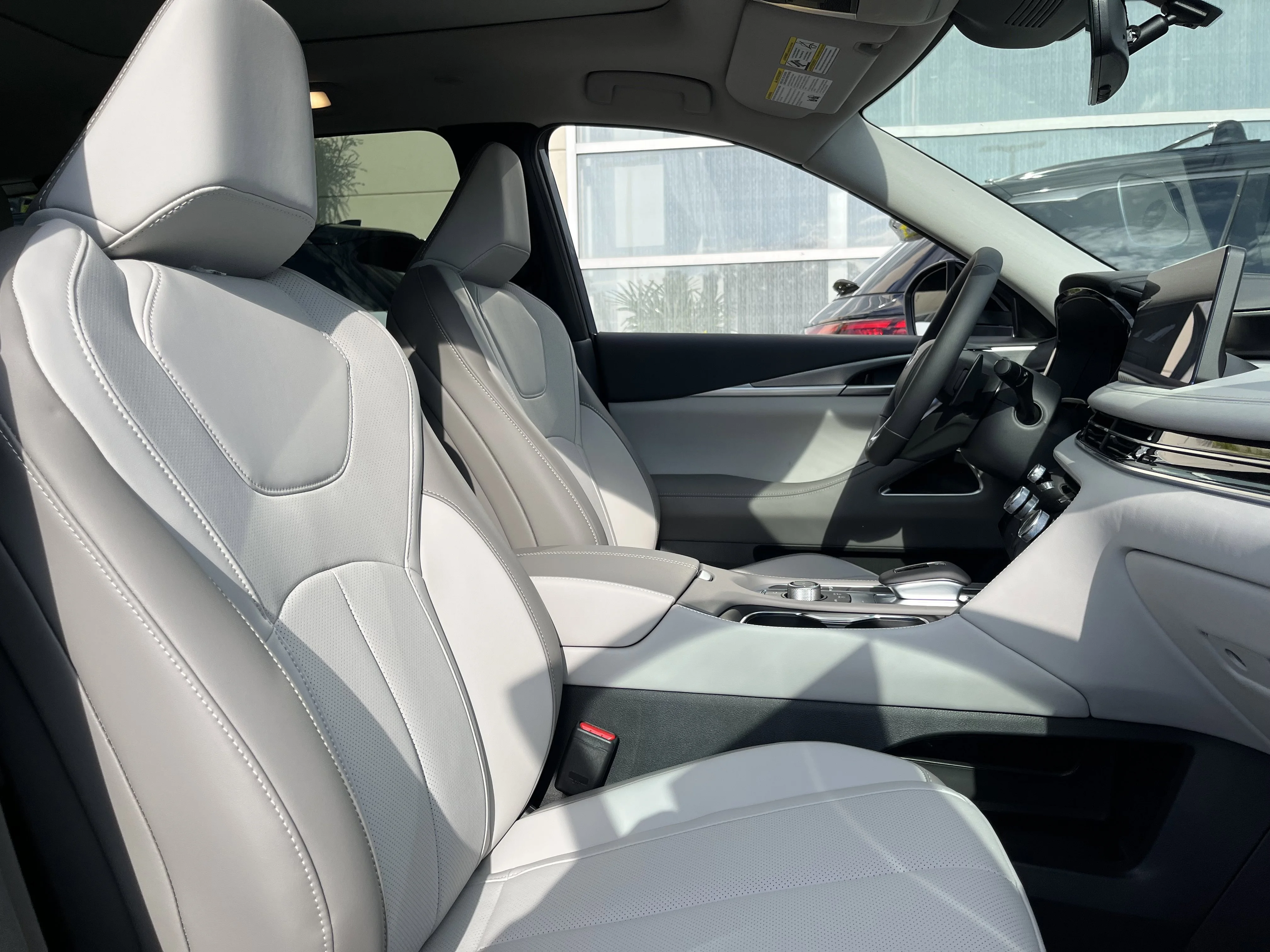 New 2027 Graphite Shadow INFINITI LUXE image 19