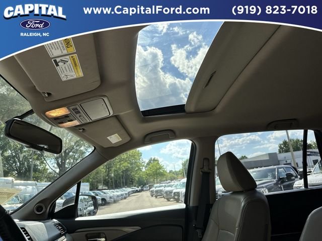 Used 2017  Honda EX-L image 22