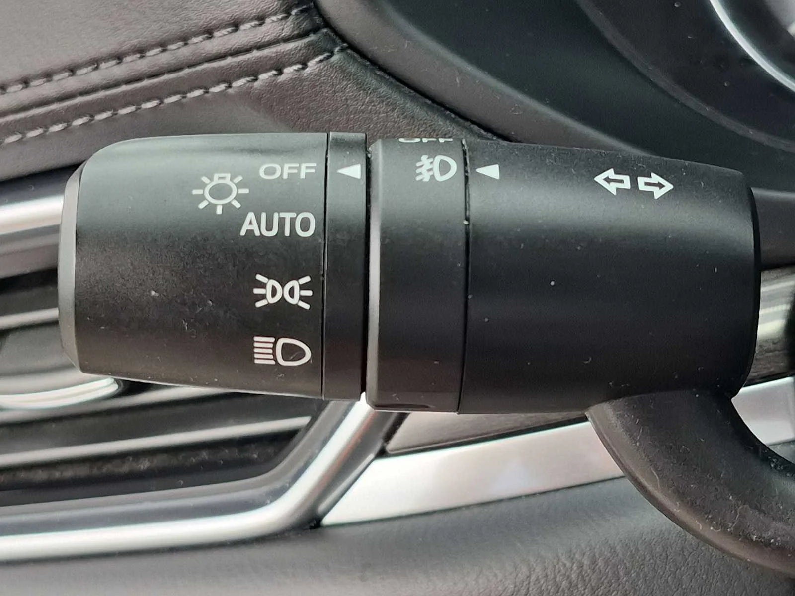 Used 2020 Deep Crystal Blue Mica Mazda Grand Touring image 28
