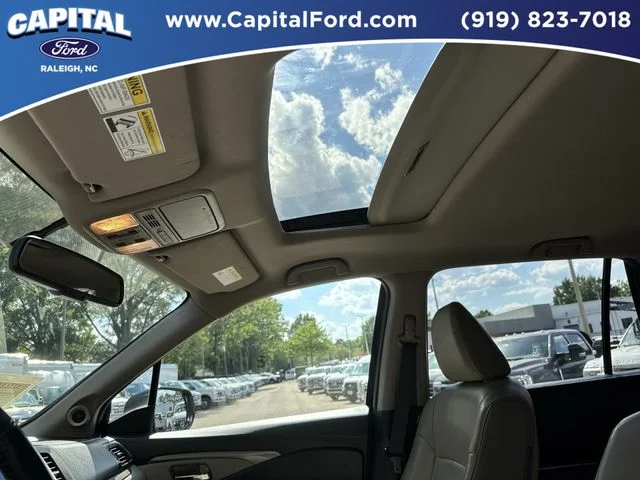 Used 2017  Honda EX-L image 22