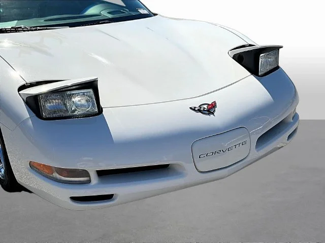 Used 2002 White Chevrolet Base image 26