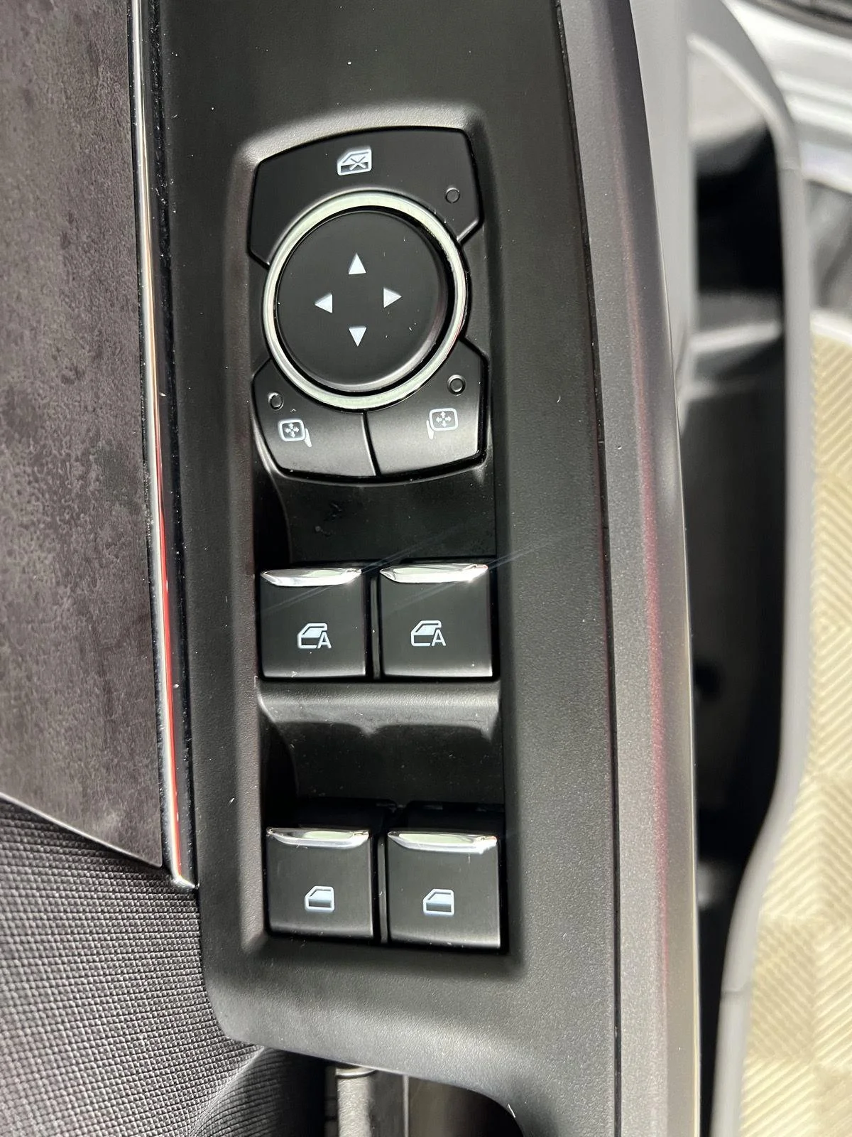 Used 2025 Silver Ford XLT image 14