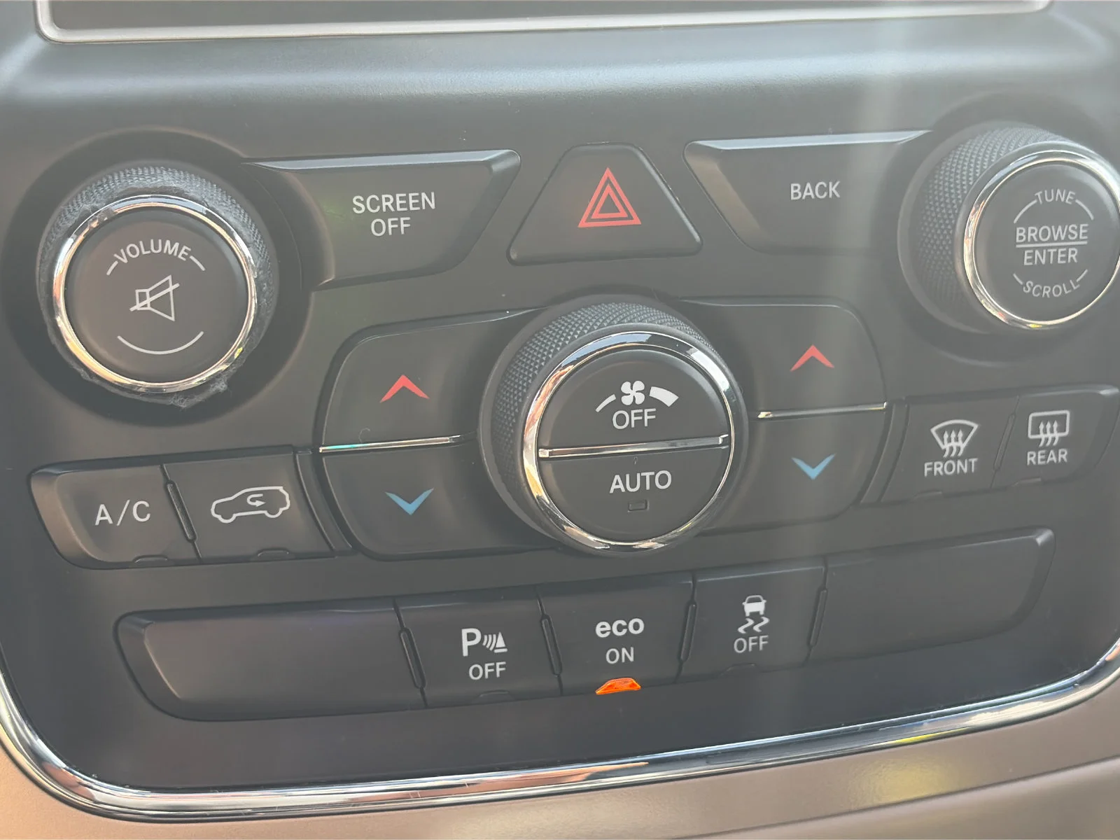 Used 2014 Brilliant Black Crystal Pearlcoat Jeep Limited image 22