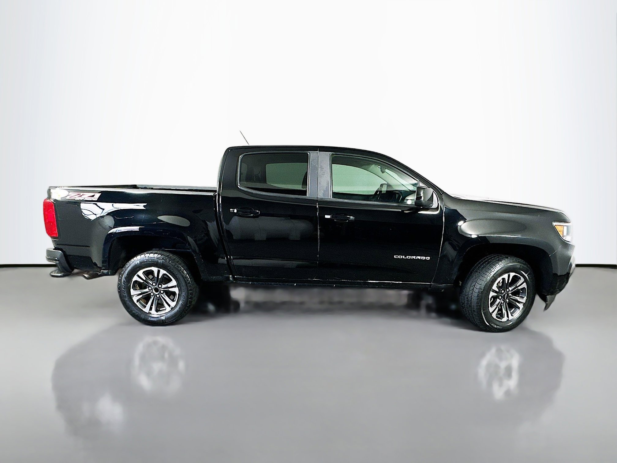 Used 2022 Black Chevrolet 4WD Z71 image 9
