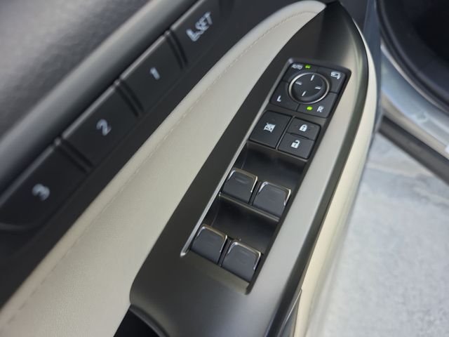 2026 Lexus NX 350 - Photo 13