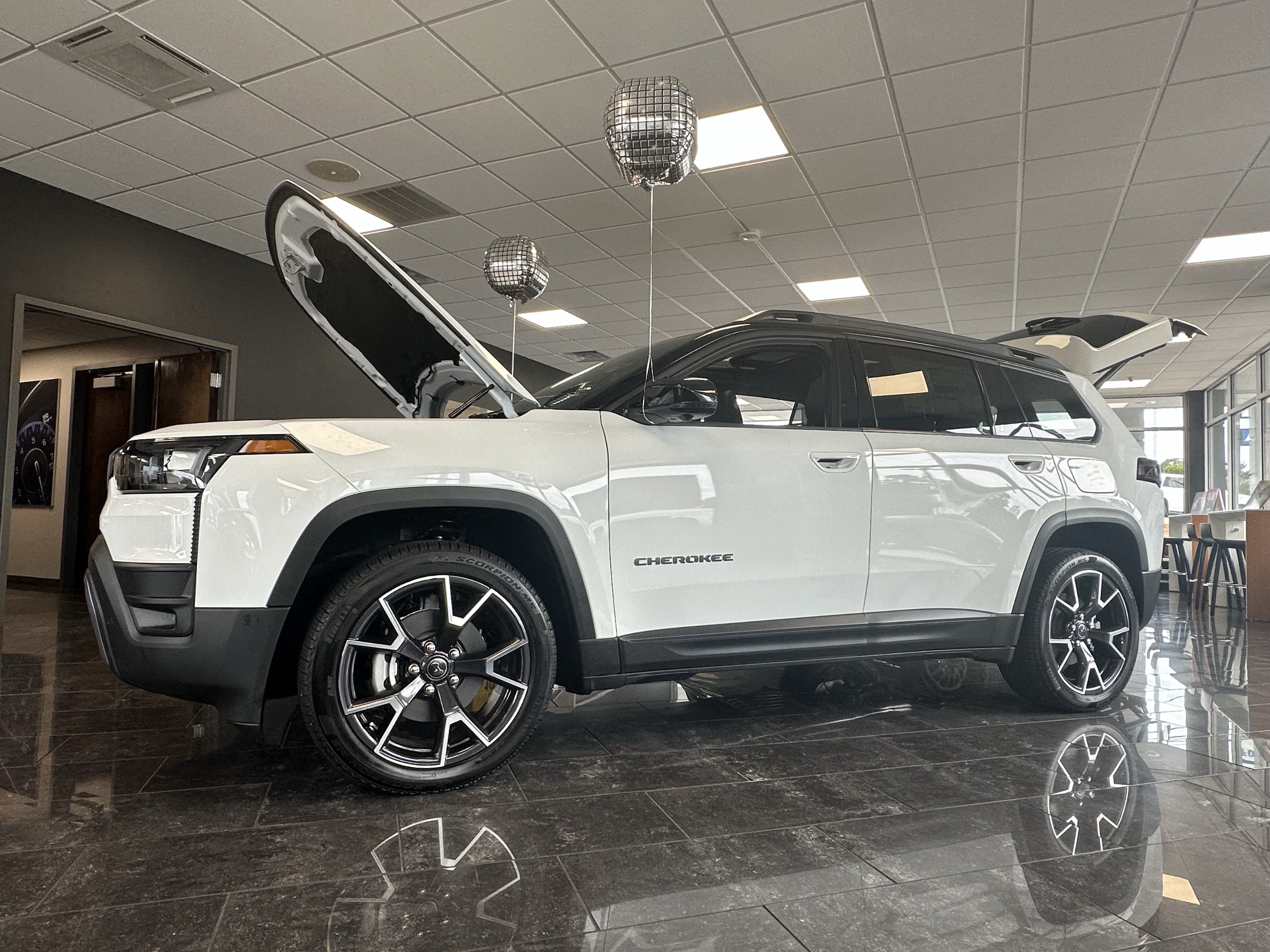 New 2026 Bright White Clear-Coat Exterior Paint Jeep Overland image 2