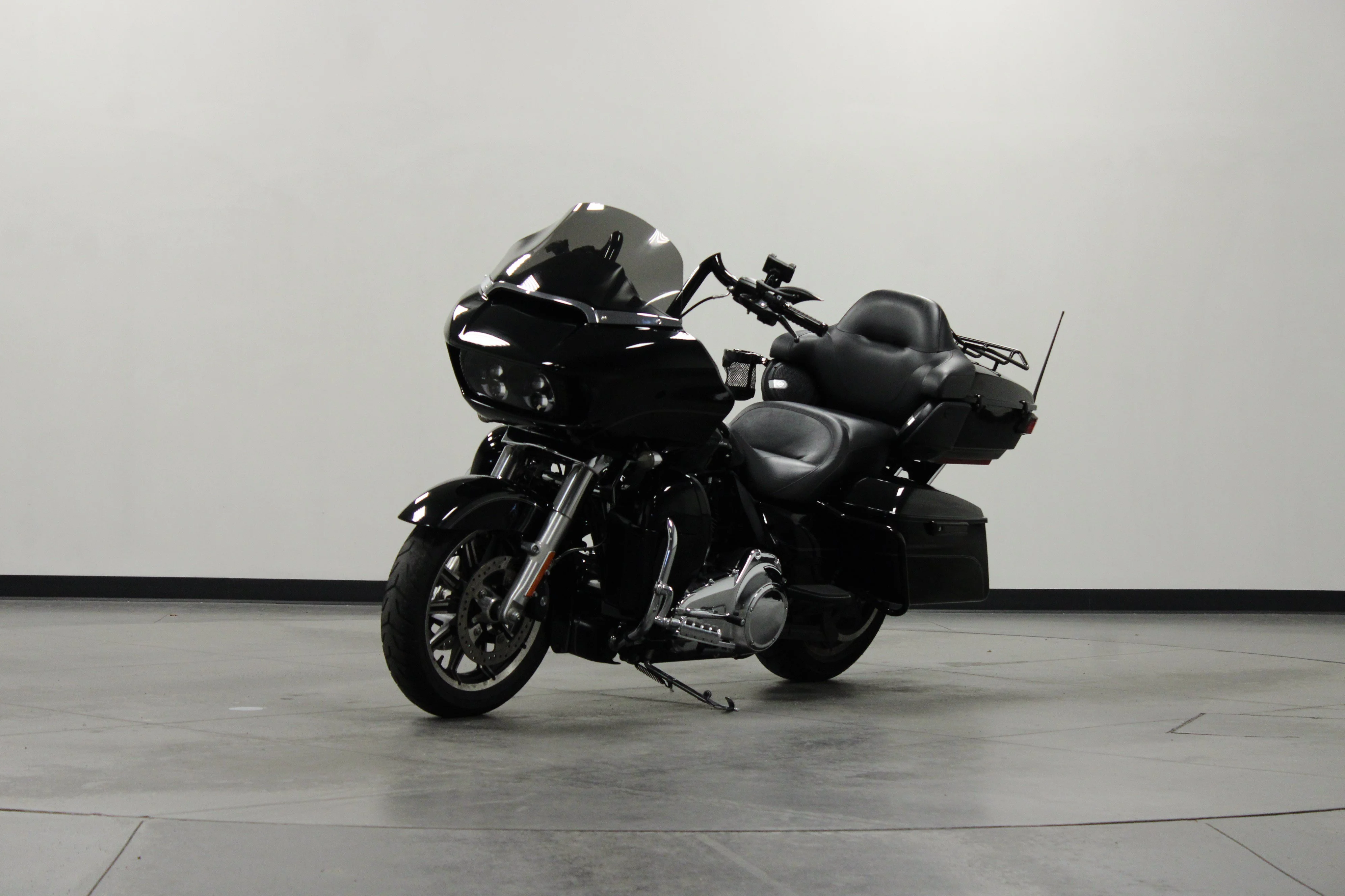 Used 2016 Black Harley-Davidson  image 8