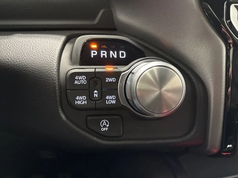 New 2026 Diamond Black Crystal Pearl-Coat Exterior Paint RAM Laramie image 38