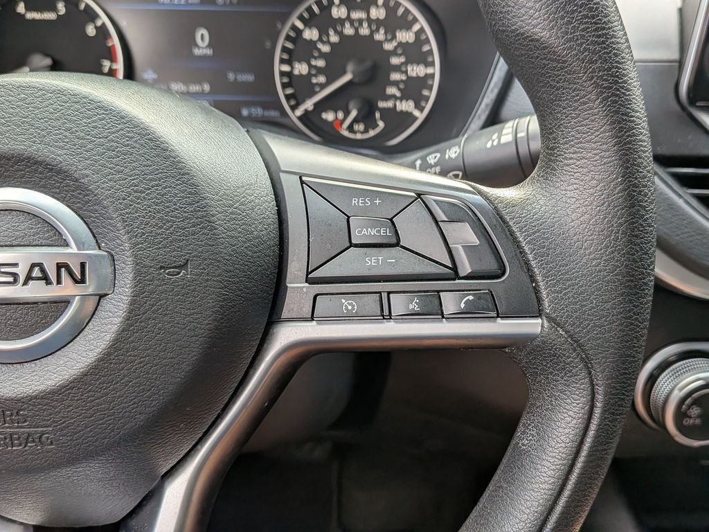 Used 2022 Silver Nissan 2.5 SV image 19