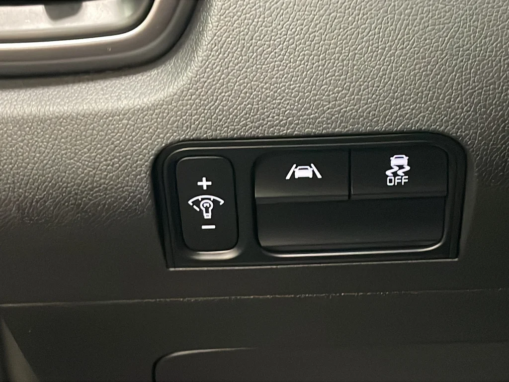 Used 2021 Silver Kia LX image 28