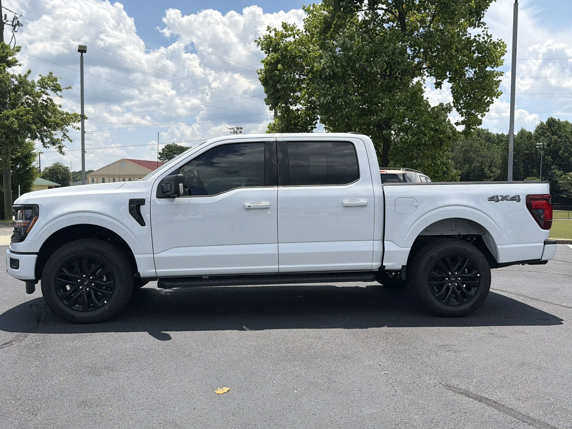 New 2026 Oxford White Ford XLT image 29