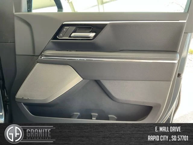 2025 GMC Sierra EV Denali - Photo 23