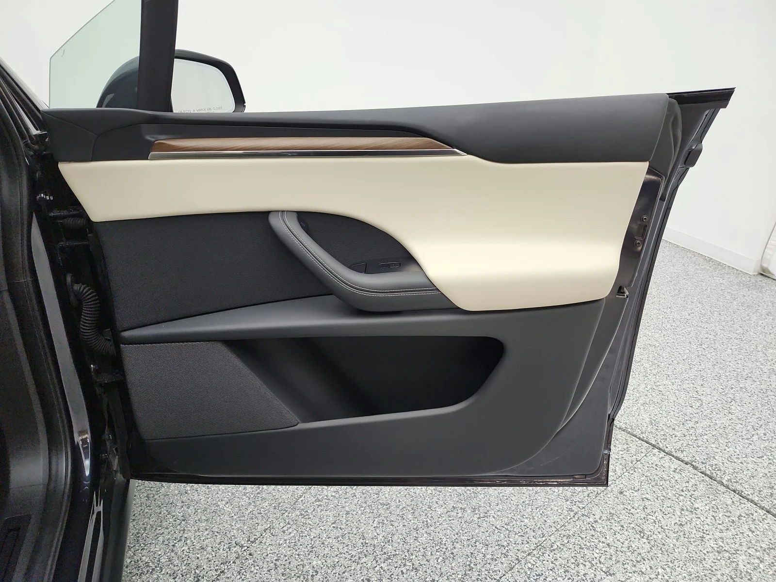 Used 2023 Midnight Silver Metallic Tesla Standard Range image 20